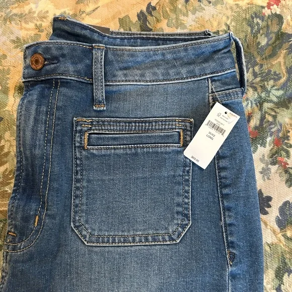 GAP Denim Cute Pocket Detail Medium Wash NWT High-Rise, Slim Fit - Picture 3 of 4